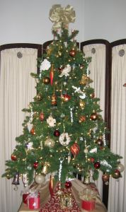 The tree our friend helped Priscilla decorate.